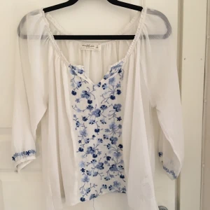  - Söt blus från Abercrombie & Fitch. Använd enstaka gånger