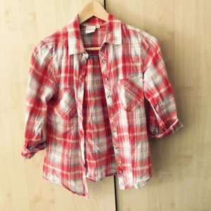  - Superfin skjorta, knappt använd👌🏾❤️ frakt - 15kr 