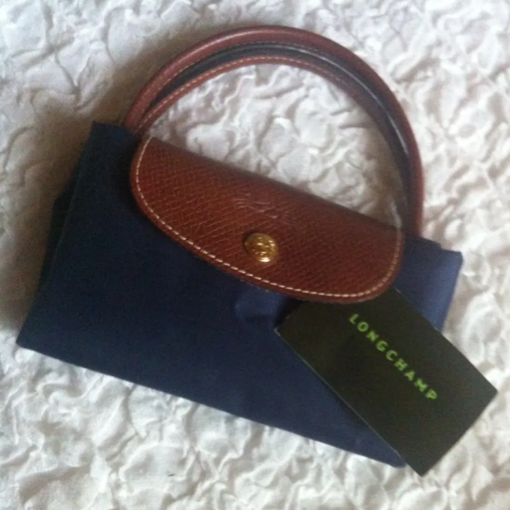 New longchamp - le pliage - bag in size Small. No defects, used 2 times. Color blue
I have swish. . Väskor.