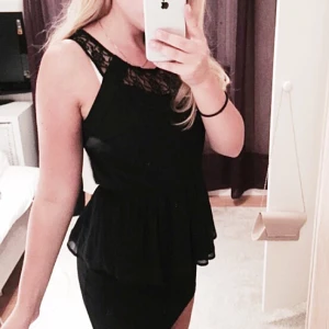  - Svart topp som säkert kan få bättre användning hos någon annan ❤️❤️