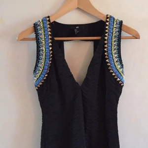  - Klänning från HM med detaljer!