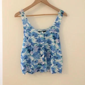  - Oanvänt linne från Bikbok 