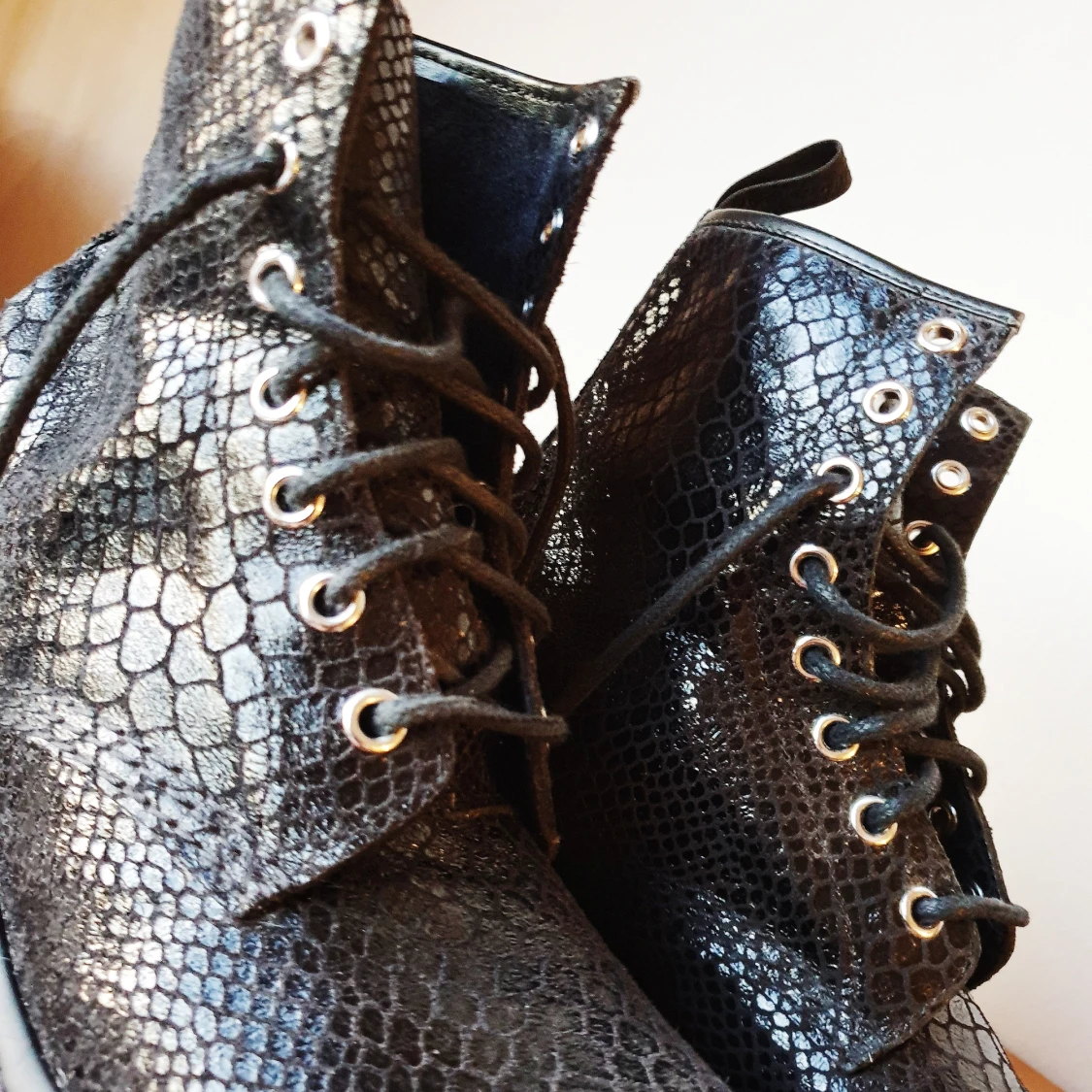 Dr Martens Snakeskin - 91