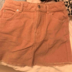  - Snygg kjol från gina