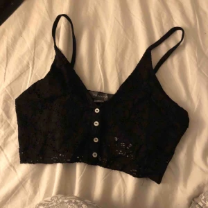  - Söt topp från primark! Snygg och fin, oanvänd och prislapp sitter kvar. Köparen betalar för frakt🤩