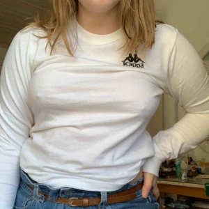  - Kappa long sleeve white t-shirt. Nypris 450. Storlek xs men passar S och kanske även M. Fri frakt, haj haj!
