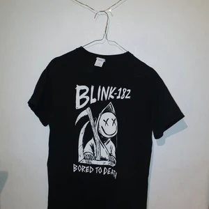 Blink 182 t-shirt - Kan mötas upp sthlm!