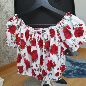 Magtröja stl L  - Säljer alla mina kläder då jag ska köpa nya 