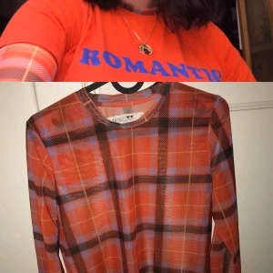  - Rutig meshtröja du till exempel kan ha under en T-shirt, linne eller klänning. Köpt i våras och använt ca 5gånger så den är i väldigt bra skick. Nypris 179kr från junkyard, möts upp i sthlm❣️