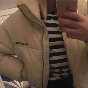  - En super fin svart och vit randig T-shirt🦋🦋 