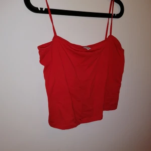  - Croppat linne från hm, storlek L. Skickas med posten 