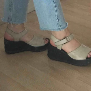  - Så coola bratzliknande klackar💓💓 