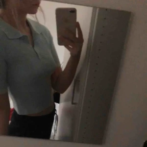  - En helt underbar tröja från Asos i en mintgrön färg, storlek 38 Använd endast vid ett tillfälle!