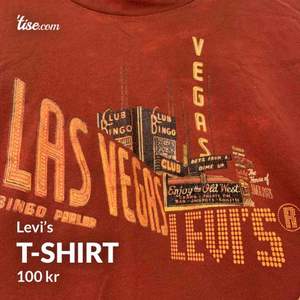 Skiiiiit cool T-shirt från Levi’s. Köpte den second hand för 150kr. Har inte kommit till användning för att har inte varit så bra på att styla den 😕 Kan mötas upp annars tillkommer fraktkostnader💗