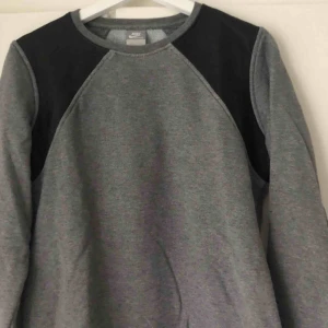  - Grey tröja