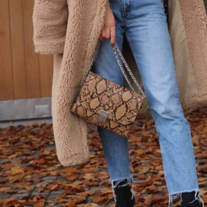  - Väska från zara! Oanvänd förutom denna bild. Frakt tillkommer 63kr 