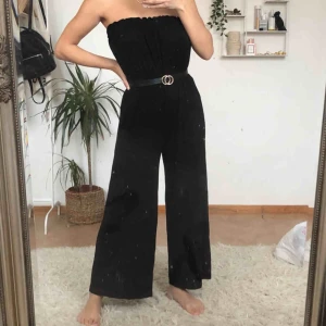  - jag är 160 och den går till mina anklar. från asos petite kollektionen. bältet ingår om du vill. frakt ingår!