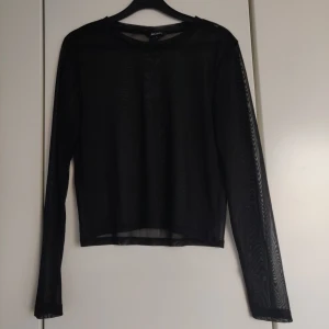  - Svart meshtröja från Monki, använd ett fåtal gånger! 63 kr frakt 💛