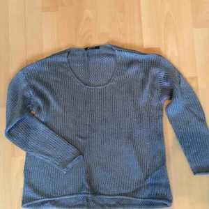  - Stickad tröja Inklusive frakt 