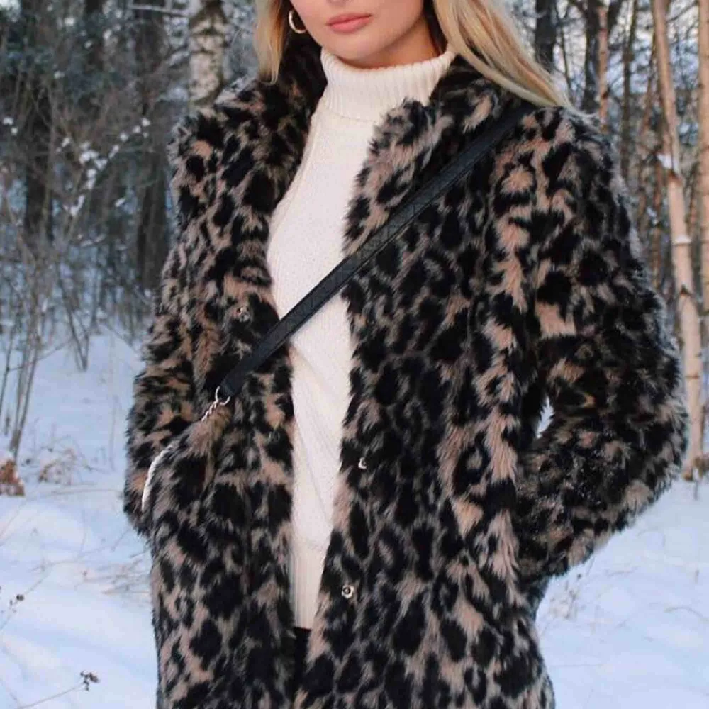 Leopard jacka från Linn Ahlborgs kollektion på NAKD. Har använt fåtal gånger då jag köpte den denna vintern. Nypris 1199kr.. Jackor.