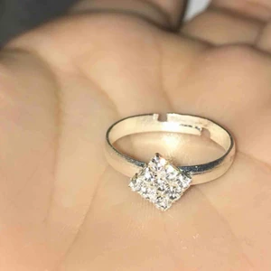  - Jätte fin ring. Inget saknas. Frakt 9kr.