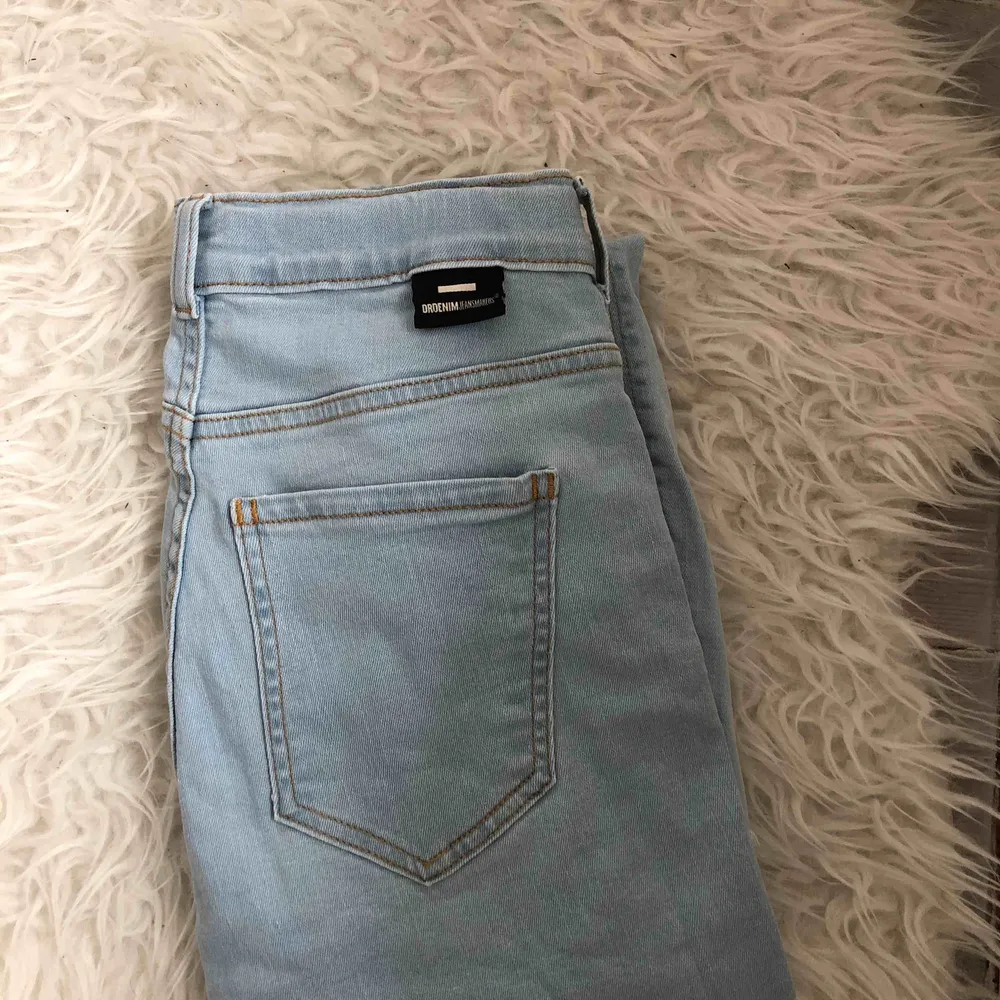 Ett par ljusblåa Lexy - skinny fit jeans från Dr.Denim i bra skick! Köparen står för frakten 🥰. Jeans & Byxor.
