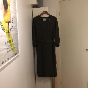  - Mörkgrön kappa från INTRO/ MUSE Nypris 1200