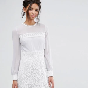  - Helt oanvänd vit/grå sommarklänning från ASOS! 