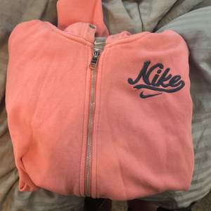 Nike hoodie i nyskick
