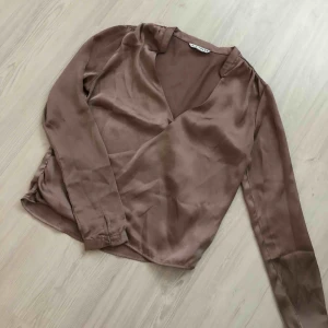 - Blus från Nelly xs