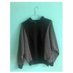  - Vintage träningsjacka från 80-talet i storlek M!  Avhämtning i Hägersten (kan eventuellt mötas upp i centrala Stockholm). Kan även posta- Då står köparen för frakt.