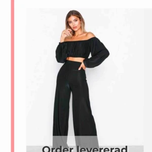  - Set från Nelly, använt en gång till en middag, köpte i panik men var för stort för mig, förutom de var själva setet väldigt skönt och snyggt, perfekt för de som vill vara snygga men ändå bekväma :)