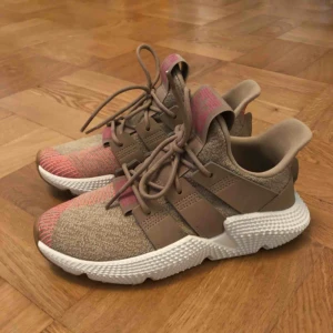  - Helt nya oanvända Adidas Prophere sneakers! Superbekväma och snygga! 