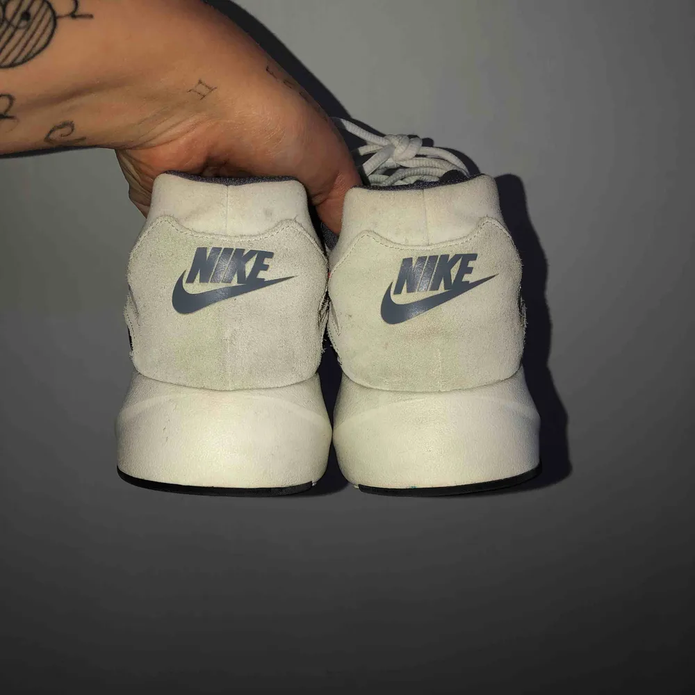 Nike skor fåtal använda  strl 43 (frakten ingår i priset 😁. Skor.