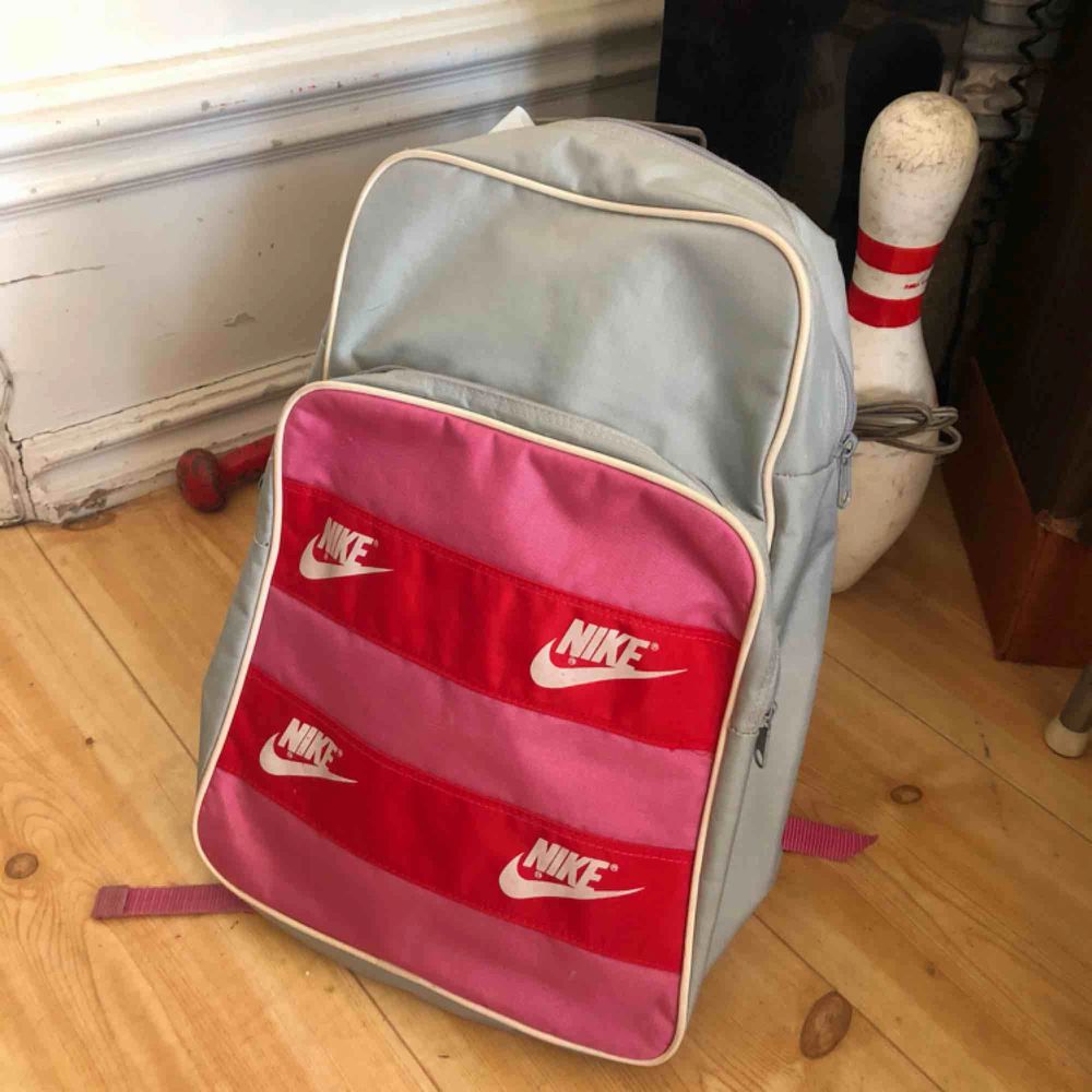 Vintage ryggsäck från Nike. 80 | Plick Second Hand