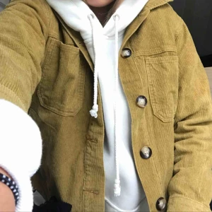  - Skitsnygg helt oanvänd jacka med lapparna kvar från boohoo!! Perfekt nu när det blir lite kallare.