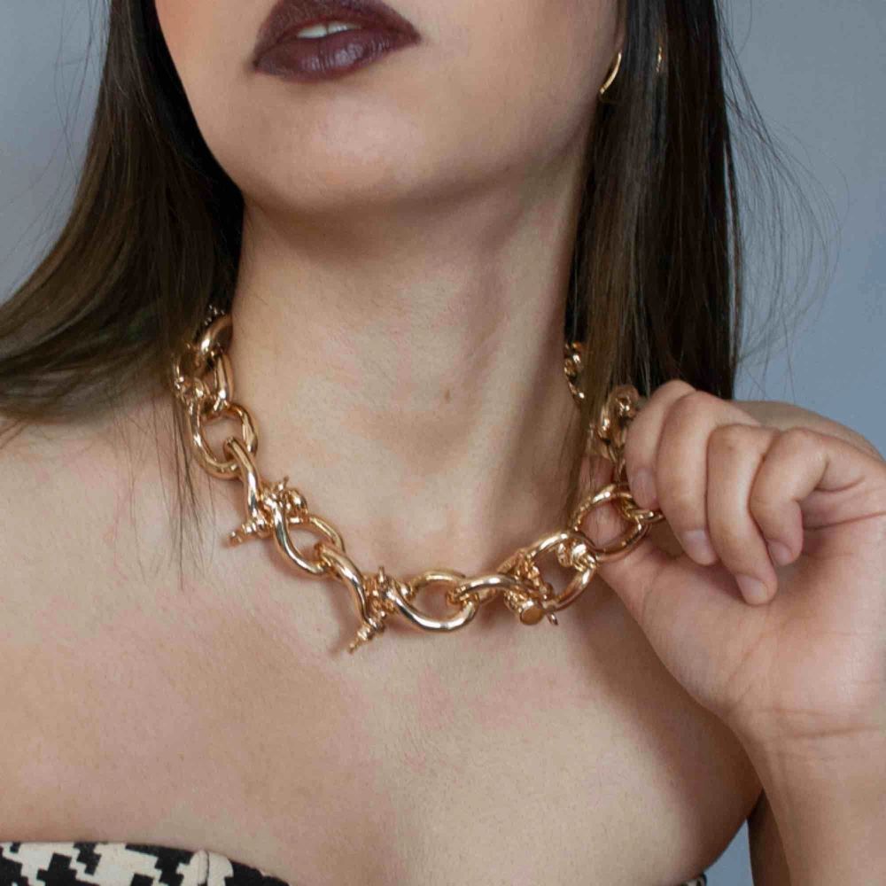 Vintage ca 00s Y2K chain necklace in gold Measurements: Min 37 cm / 14.6