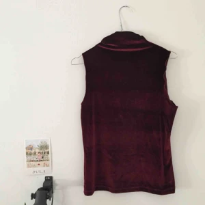  - Linne i sammet, inköpt secondhand.