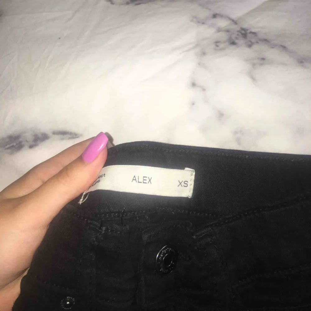 Skinny low waist superstretch Alex jeans ifrån Gina tricot. Bra skick och använda fåtal gånger då dom är lite för små för mig. Köparen står för frakt. Skriv privat för fler frågor☺️💞.. OBS första bilden är lånad!. Jeans & Byxor.