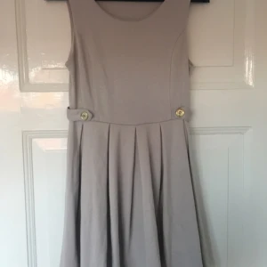  - Supersöt klänning från H&M.