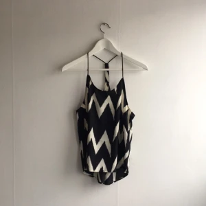  - Topp med snyggt mönster från hm! 