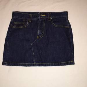 Short skirt size 140 or XS