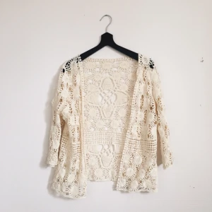  - Virkad "kofta" från sheinside. Trekvartsärm. Superfin men passar inte riktigt mig.   Frakt tillkommer! 