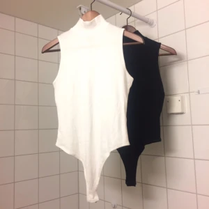  - Måste tyvärr sälja vidare dessa ribbade bodys som jag köpt här på Plick, då de är för korta för mig 💔 de kommer från Asos och är i jättebra skick! 50kr/styck eller båda för 85.