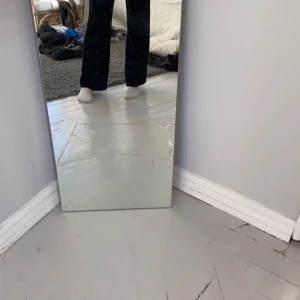 Kostymbyxor  - Jätte snygga kostymbyxor ifrån bikbok. Använda kanske 2 gånger men inte fått användning av dom så mycket. 