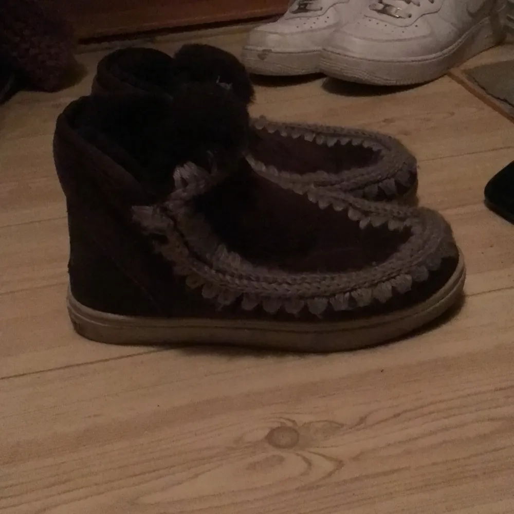 Original mou boots. Super warm. Coloe brown. Size 36. Original price 1200kr. Skor.