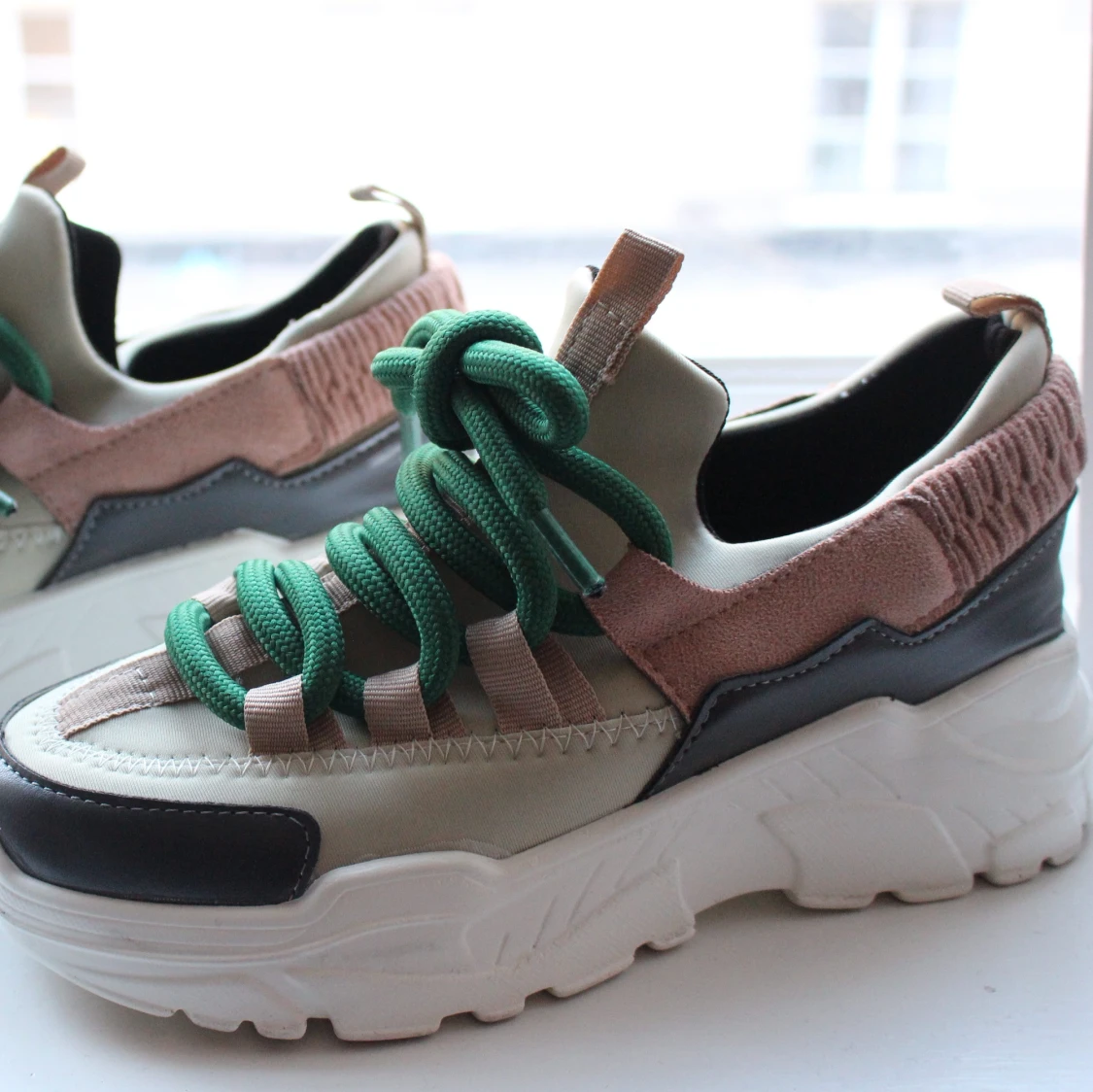 Super cool sneakers, perfect condition!  - 90