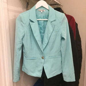 Kavaj L - Myntgrön kavaj från Oxygene i Stl L. Så gott som nytt! 