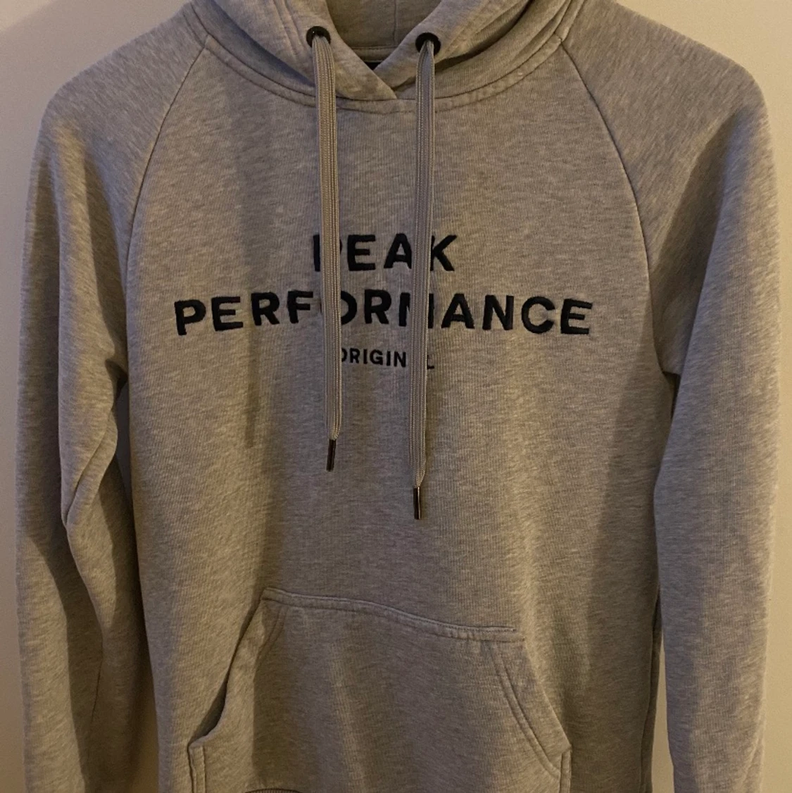 Peakperformance hoodie grå