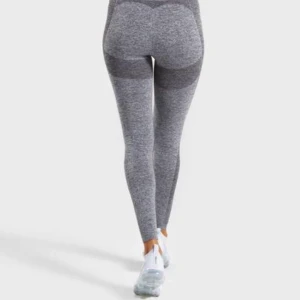 Gymshark tights - Säljer ett par nästintill oanvända flex-tights från Gymshark. Nypris 600 kr😊